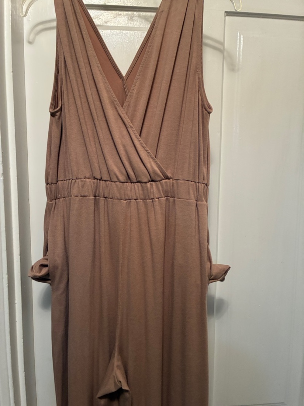 ✴️Sleeveless Surplice Wide-Leg Jumpsuit in Mauve - Picture 4 of 5